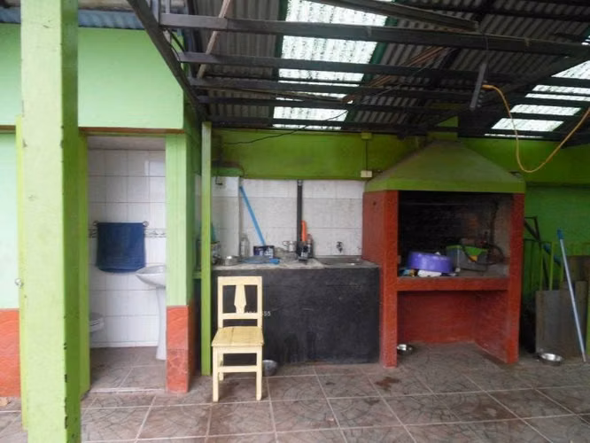 Casa grande y linda a pasos de autopista central