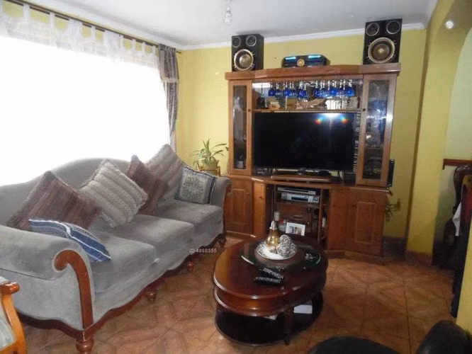 Casa grande y linda a pasos de autopista central