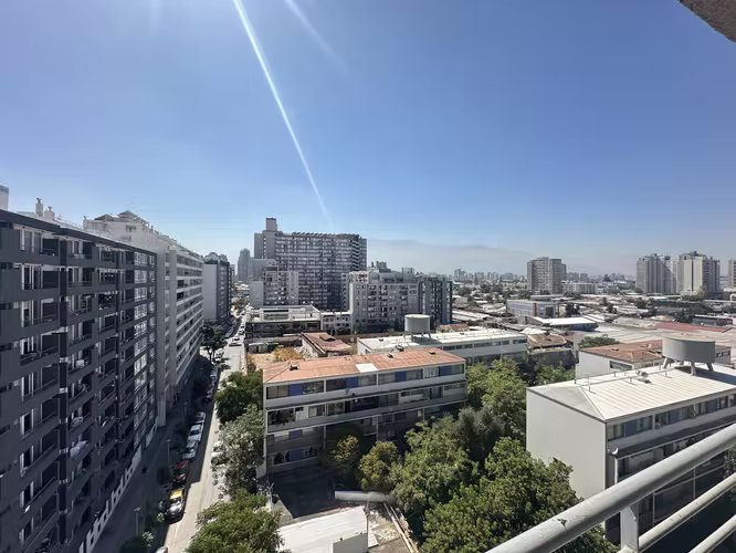 Precioso, luminoso y como nuevo se vende departamento calle Serrano Santiago Centro