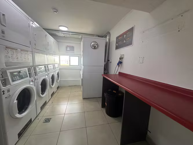 Precioso, luminoso y como nuevo se vende departamento calle Serrano Santiago Centro