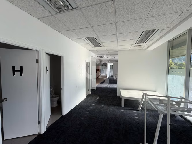 Oficina de 270,3 m2 habilitada en Ciudad Empresarial