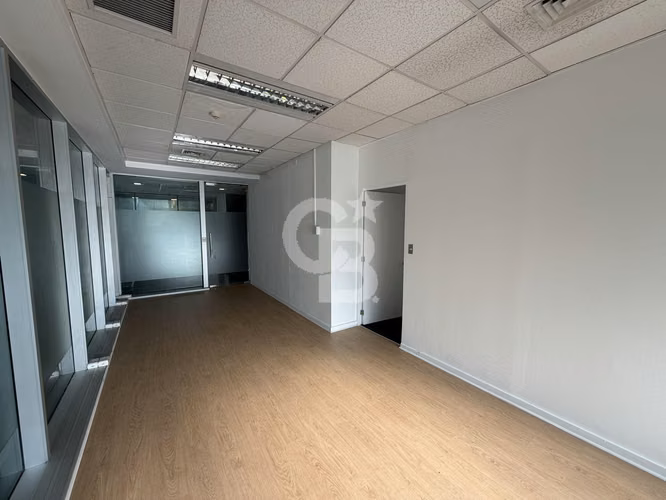 Oficina de 270,3 m2 habilitada en Ciudad Empresarial