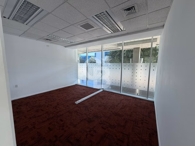 Oficina de 270,3 m2 habilitada en Ciudad Empresarial