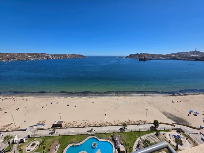 ARRIENDO DEPARTAMENTO AÑO CORRIDO EN PRIMERA LÍNEA CON VISTA AL MAR