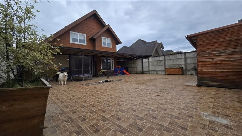 Casa en venta de 4 dorm. en Puerto Varas