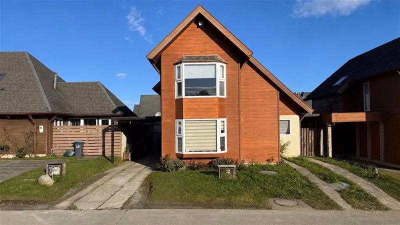 Casa en venta de 4 dorm. en Puerto Varas