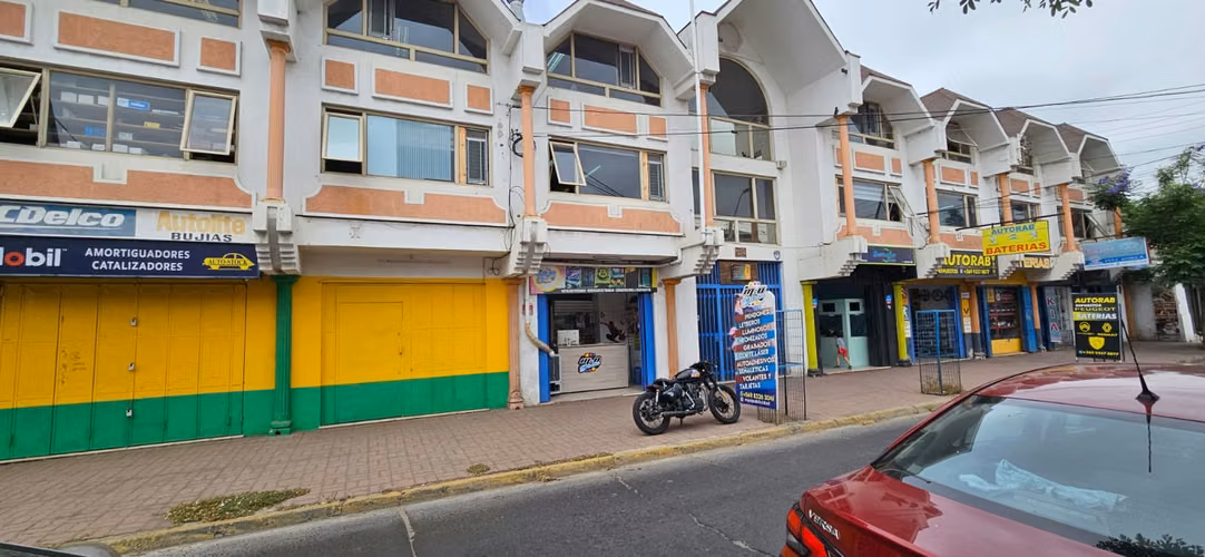 EDIFICIO DE 3 PISOS. 9 LOCALES, 7 OFICINAS Y 2 DEPARTAMENTOS - Imagen 9