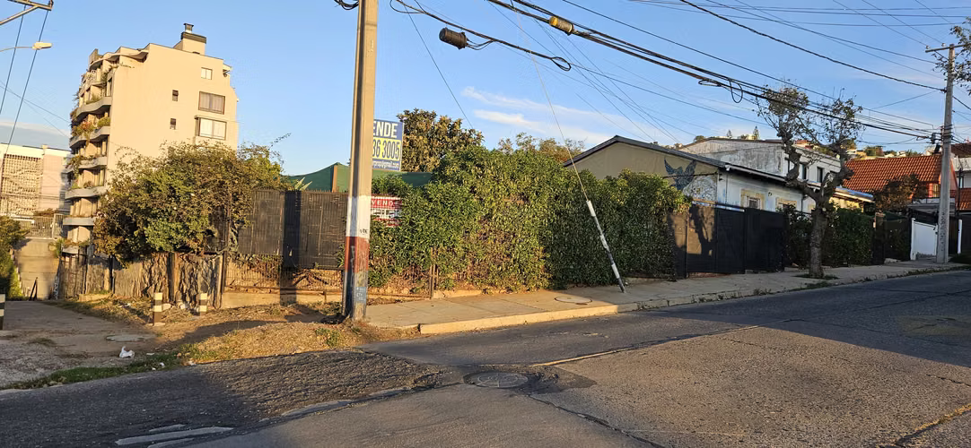 TERRENO 1.275M2 CERCANO A CALLES ALVAREZ CON TRASLAVIÑA Y AGUA SANTA .