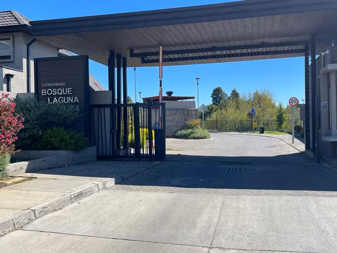 SE VENDE HERMOSA CASA