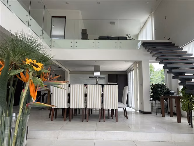 Se vende casa mediterránea en parcela, sector los Molles.