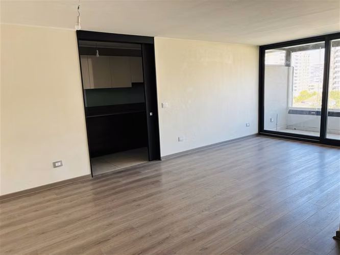 Departamento casi nuevo 3dorm 2baños 1est Metro Chile España