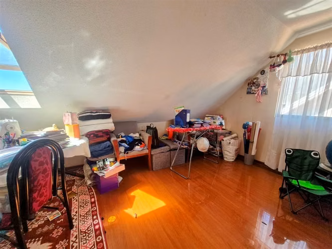 Casa en venta de 5 dorm. y 4 baños en La Florida