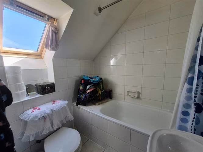 Casa en venta de 5 dorm. y 4 baños en La Florida