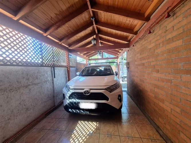 Casa en venta de 5 dorm. y 4 baños en La Florida - Imagen 2