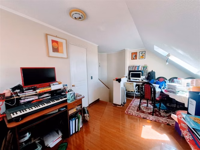 Casa en venta de 5 dorm. y 4 baños en La Florida