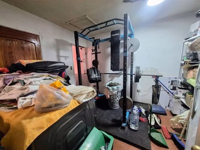 Casa en venta de 5 dorm. y 4 baños en La Florida
