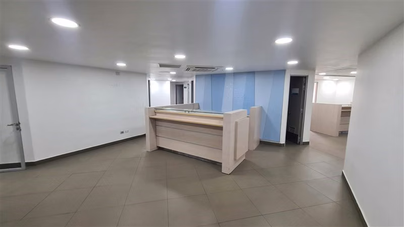 Oficina Arriendo Providencia MLos Leones 315m2 ideal CMedico - Imagen 2