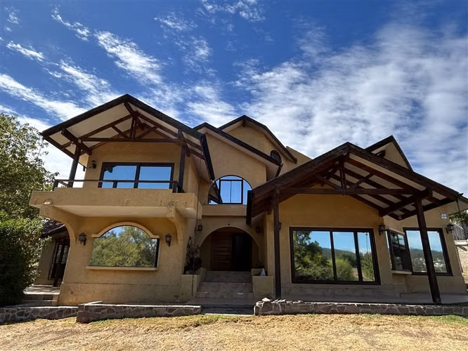 Se vende hermosa casa en Sector Residencial en Quilpué