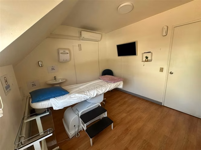Venta de Centro kinesiológico con equipamiento en Peñalolén
