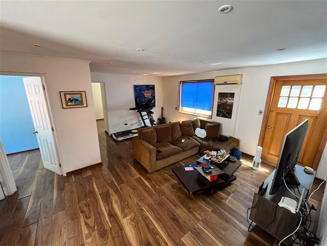 Casa en venta de 6 dorm.4 baños + 4 estac. en La Reina
