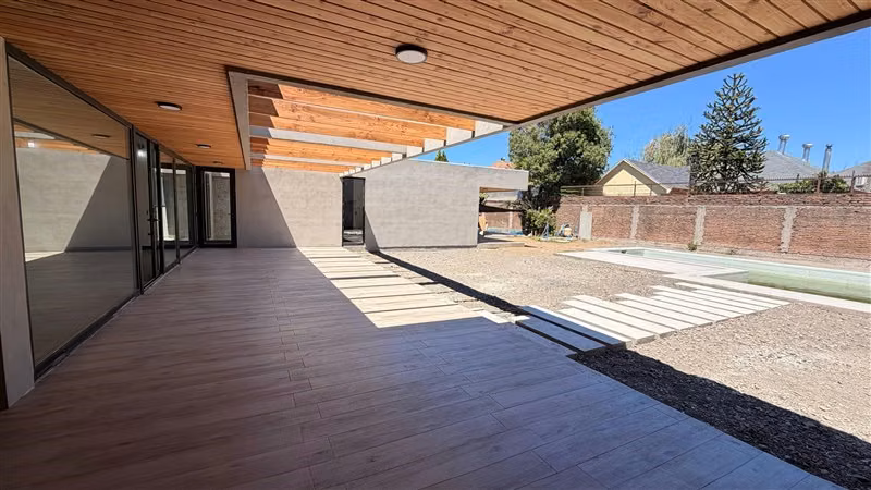 Casa en venta de 4 dorm. en Chillán con piscina - Imagen 8
