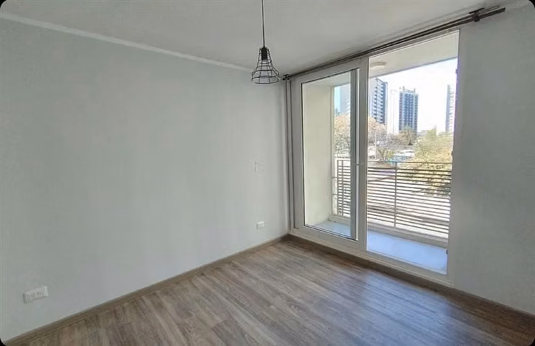 Se vende departamento en condominio en La Florida (2D-2B)