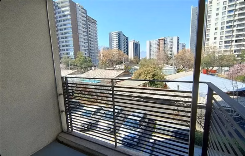 Se vende departamento en condominio en La Florida (2D-2B)