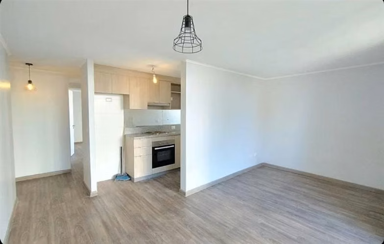 Se vende departamento en condominio en La Florida (2D-2B)