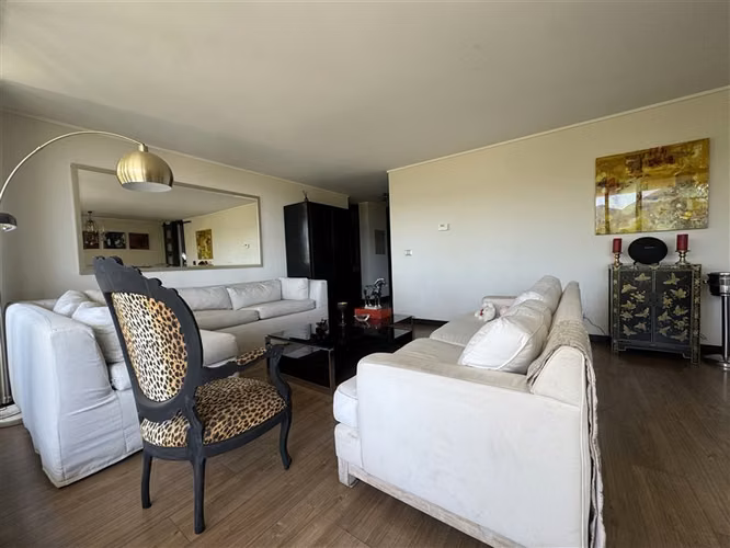 Exclusivo Departamento en venta de 3 dorm. en Las Condes