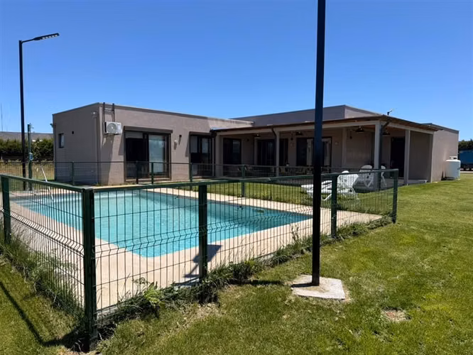 Casa en venta de 3 dorm. en Chillán - Imagen 2