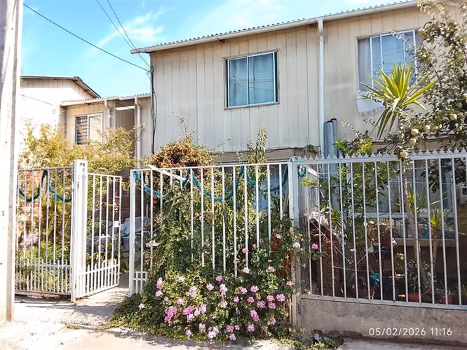 Casa en venta de 3 dorm. en Puente Alto Villa Los Almendros.