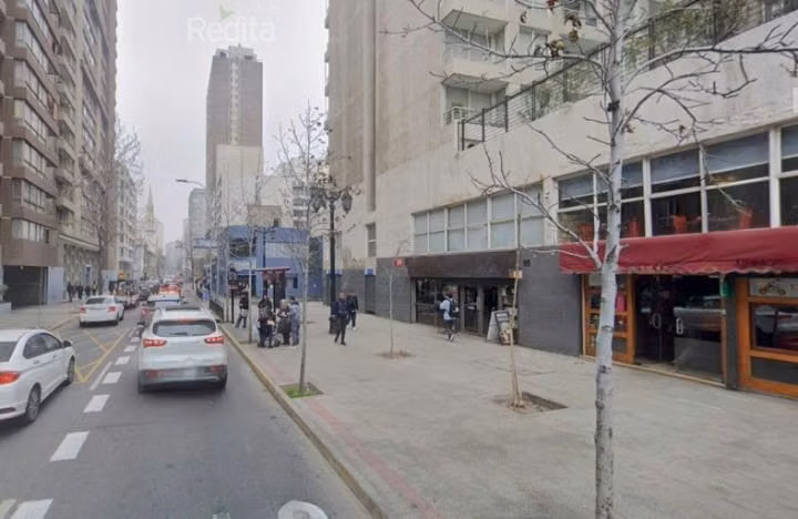 Local 203m2 en pleno Santiago Centro