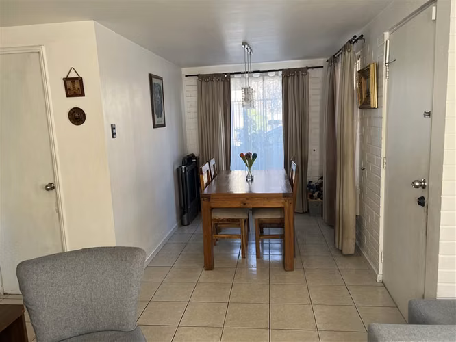 Casa en venta de 3 dorm, 2 baños. Ciudad satélite . en Maipú - Imagen 2