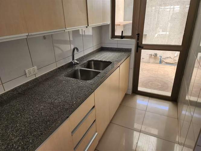 Casa en venta 4 dorm en Huechuraba dentro de condominio
