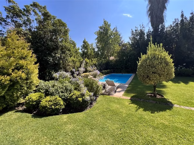 Casa en venta de 6 dorm. en Lo Barnechea - Imagen 2