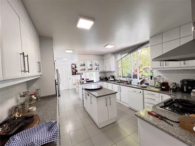 Casa en venta de 6 dorm. en Lo Barnechea - Imagen 10