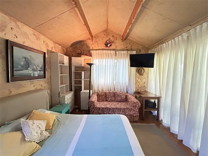 Se vende casa en Martín de Salvatierra.