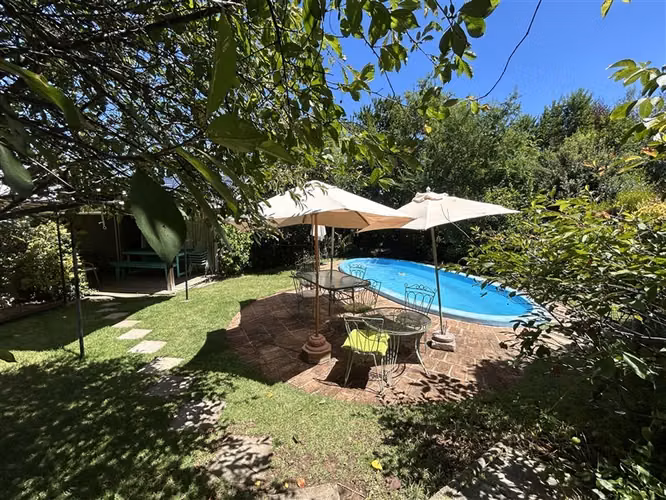 Se vende casa en Martín de Salvatierra.