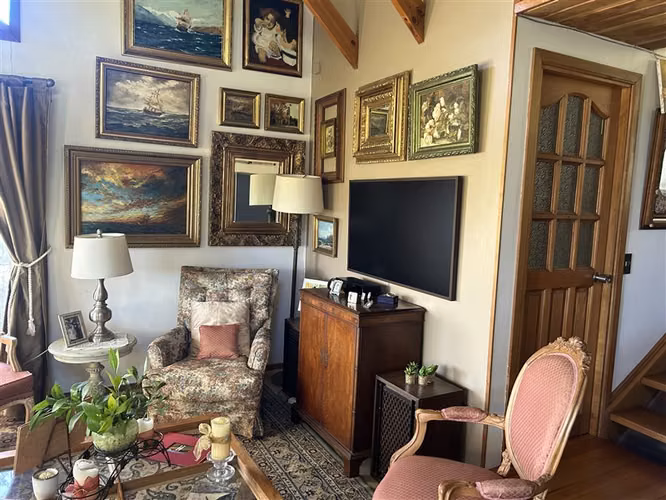 Se vende casa en Martín de Salvatierra.