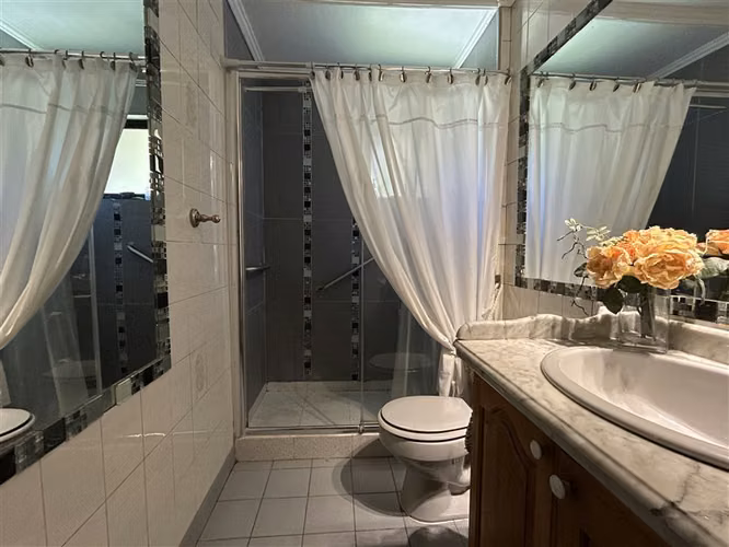 Se vende casa en Martín de Salvatierra.