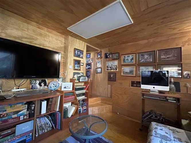 Se vende casa en Martín de Salvatierra.