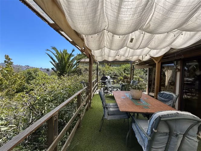 Se vende casa en Martín de Salvatierra.