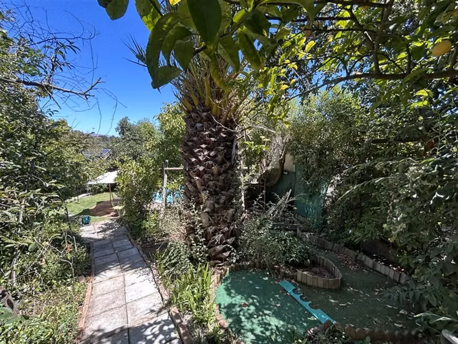 Se vende casa en Martín de Salvatierra.