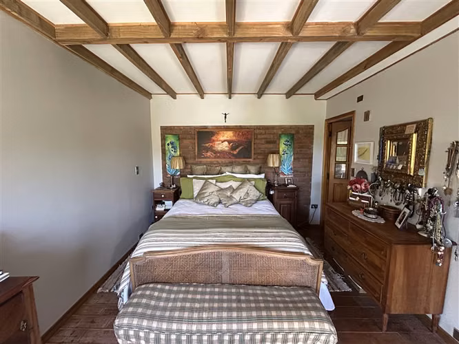 Se vende casa en Martín de Salvatierra.