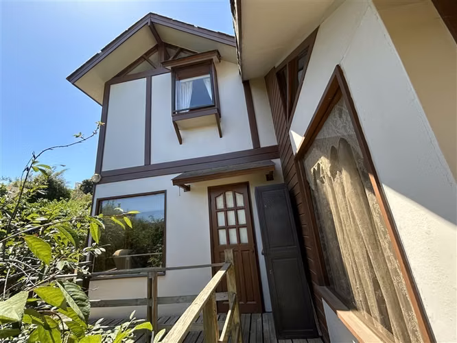 Se vende casa en Martín de Salvatierra.