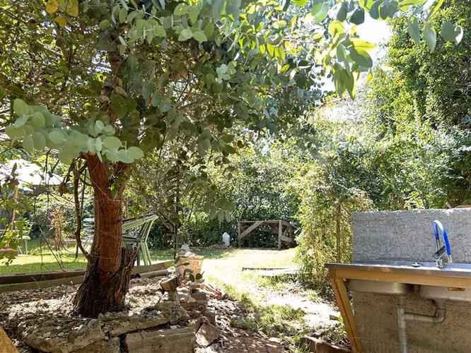 Se vende casa en Martín de Salvatierra.