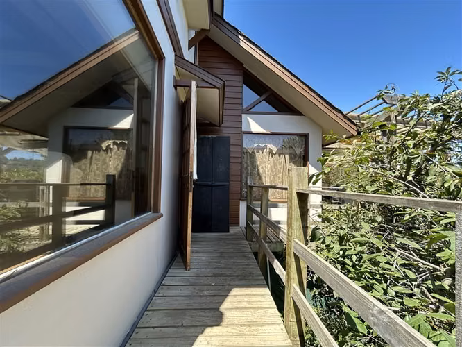 Se vende casa en Martín de Salvatierra.