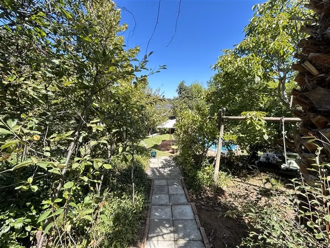 Se vende casa en Martín de Salvatierra.