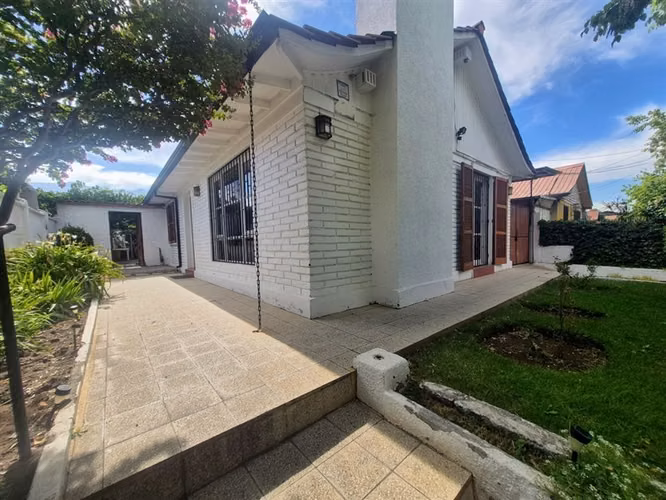 Casa en venta de 4 dorm. en Macul