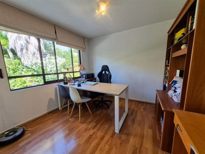 Casa en venta de 5 dorm. San Carlos de Apoquindo, Las Condes